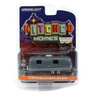 Greenlight Hitched Homes S14 1971 Airstream Double-Axle Land Yacht Safari Custom 1/64
