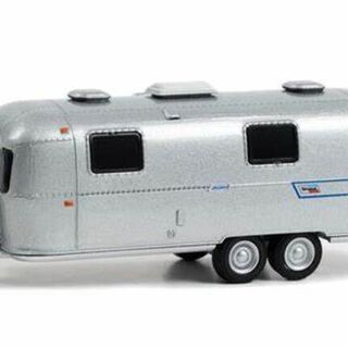 Greenlight Hitched Homes S14 1973 Airstream Double-Axle Land Yacht Safari Custom 1/64