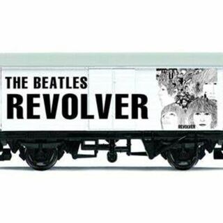 Hornby The Beatles Revolver Van