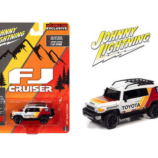 Johnny Lightning 1/64 FJ Cruiser 2007 Toyota Cruiser