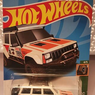 Hot Wheels HW Mud Studs 4/5 1995 Jeep Cherokee - Treasure Hunt