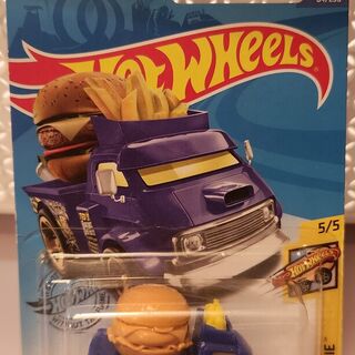 Hot Wheels HW Fast Foodie 5/5 Buns of Steel - Treasure Hunt