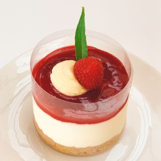 Raspberry and White Chocolate Cheesecake