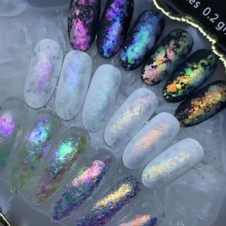 Chrome nail art powders, holographic nail art powders and opal flakes