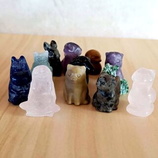 Small crystal animal carvings