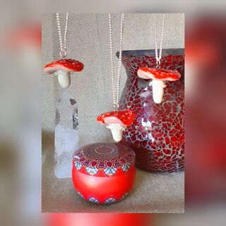 AMANITA MUSHROOM NECKLACE