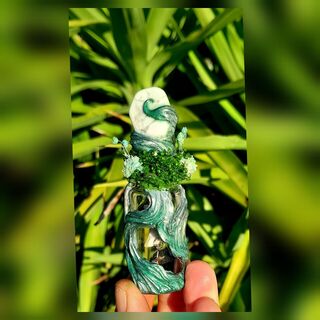 HOWLITE EARTH VIAL
