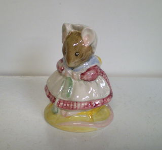 Beswick Beatrix Potter Old Woman in a Shoe