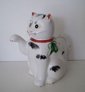 European Cat Teapot