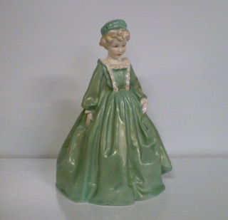 Royal Worcester Figurine 'Grandmother's Dress'