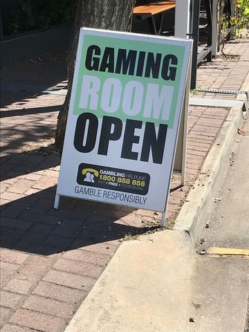 Gaming Room Open Signs Banned From Adelaide Streets