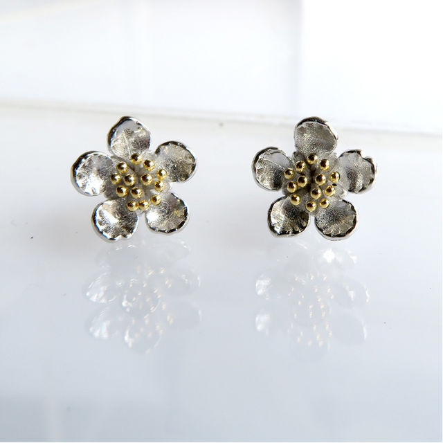 Sterling Silver Manuka flower Stud Earrings