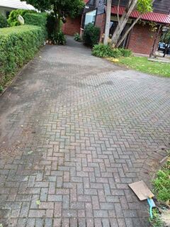 We Clean Resand And Seal Driveways