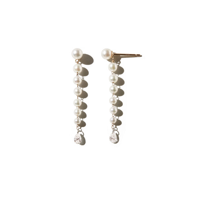 PEAR DIAMONDS AND CASCADING PEARLS 14-carat gold earrings