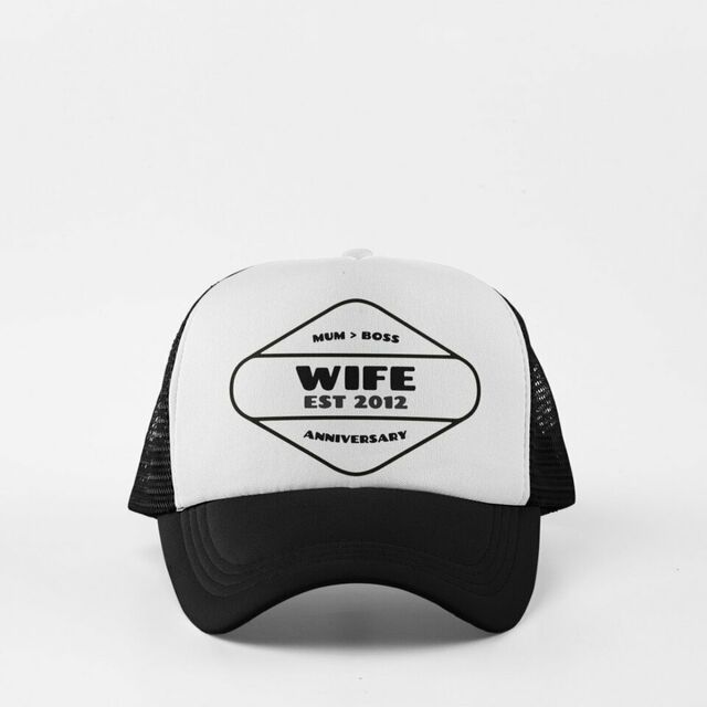 Wife est (date) cap
