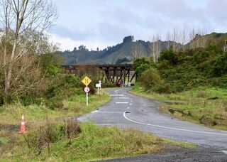 Stratford-Okahukura road/Rail Bridge