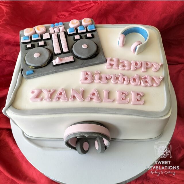 DJ themed cake