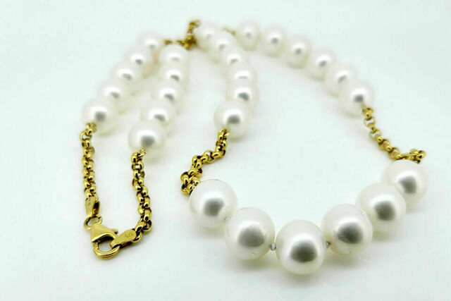 9ct Yellow Gold and Fresh Water Pearls