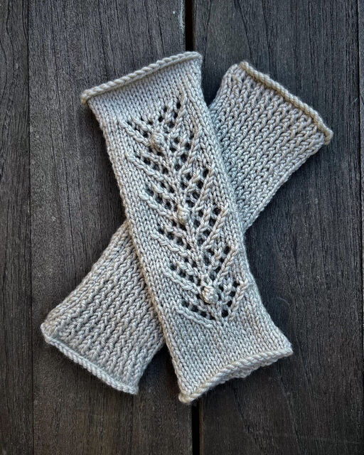 Avery Mitts - DK/8 Ply Knitting Pattern
