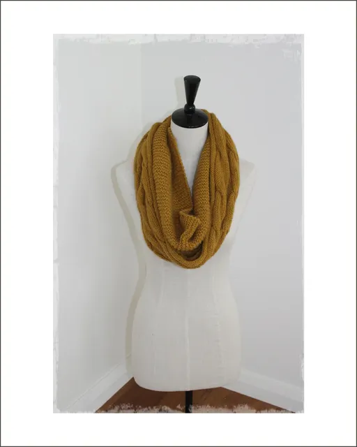Infinity Country Cable Cowl - Knitting Pattern
