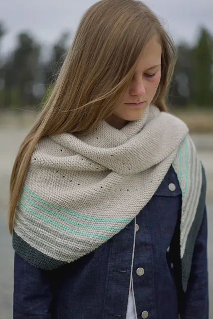 HC46 Candice Shawl Knitting Pattern