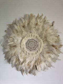 Natural Cream Feather with Fringe Centre Wall Decor