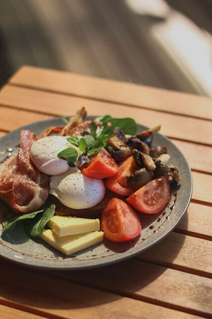 COOKED BREAKFAST BOX