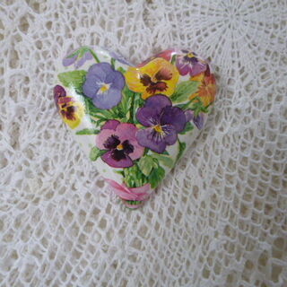 Pretty Pansy Heart