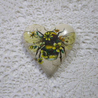 Floral Bee Heart