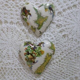 Set of  2 North and South Island Hearts