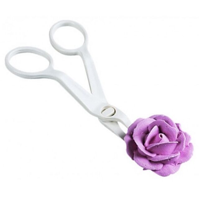 Wilton flower lifter