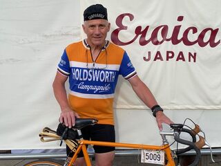 Steve at Eroica Japan with his Holdsworth bike and jersey