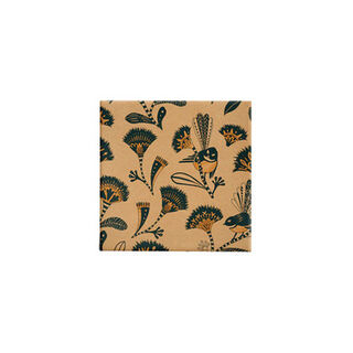 60cm Fantail on Kraft Wrap - Bee Dee