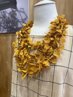 SILK NECKPIECE