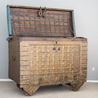 Huge Vintage Pittarah Blanket Box