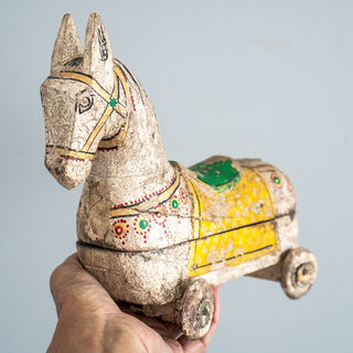 Rustic Storage Horse Cream